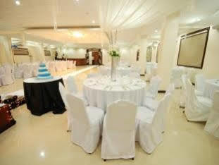 La Roca Veranda Suites & Restaurant Legazpi Buitenkant foto