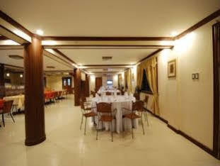 La Roca Veranda Suites & Restaurant Legazpi Buitenkant foto